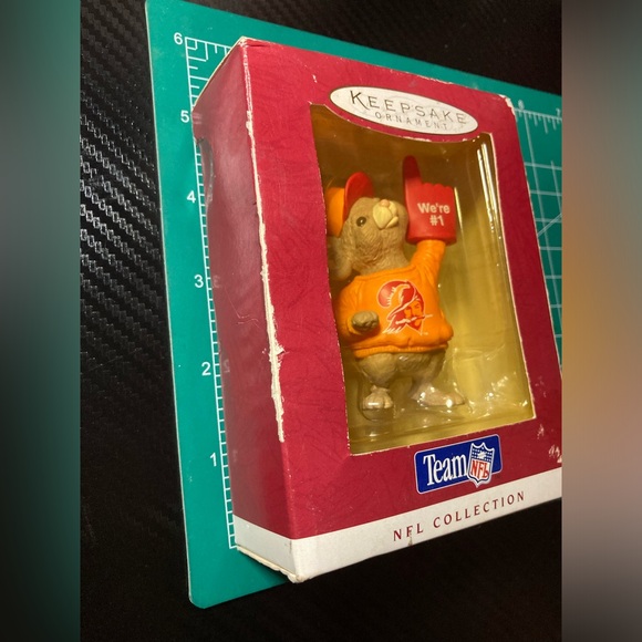 Vintage Hallmark Ornament 1996 Tampa Bay Buccaneers Mouse We're #1 NFL Fan - Picture 5 of 6